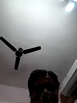 Snapshot of Tamil-Meenu12 chatting on 11/26/25, 06:13 Tamil-Meenu12 online show from 11/26/25, 06:13