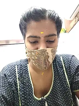 Snapshot of Tamil-Meenu12 chatting on 12/15/25, 07:03 Tamil-Meenu12 online show from 12/15/25, 07:03