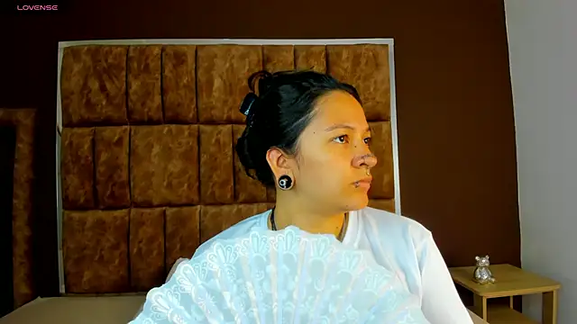 Kitty ravee online show from 09/15/25, 07:36