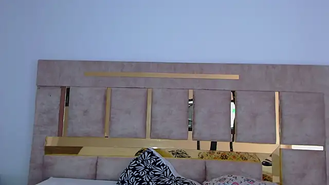 Kitty ravee online show from 09/12/25, 07:57