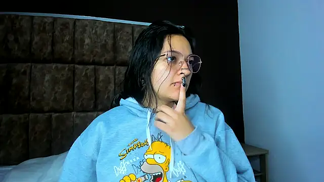 Kitty ravee online show from 09/29/25, 12:33