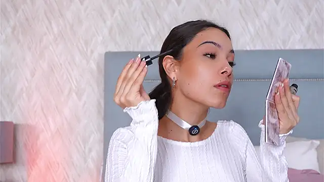 Sofy Bradd online show from 10/15/25, 03:16