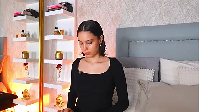 Sofy Bradd online show from 03/08/26, 08:06