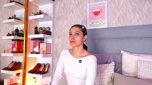 Sofy Bradd online show from 03/01/26, 07:52