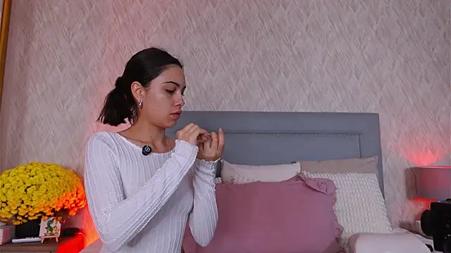 Sofy Bradd online show from 11/03/25, 07:46