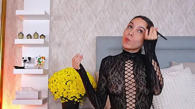 Sofy Bradd online show from 11/05/25, 08:17