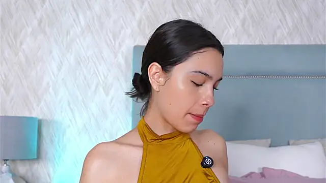 Sofy Bradd online show from 10/08/25, 03:19