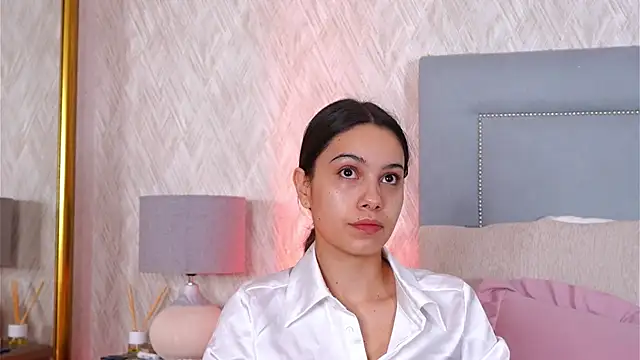 Sofy Bradd online show from 10/09/25, 03:07