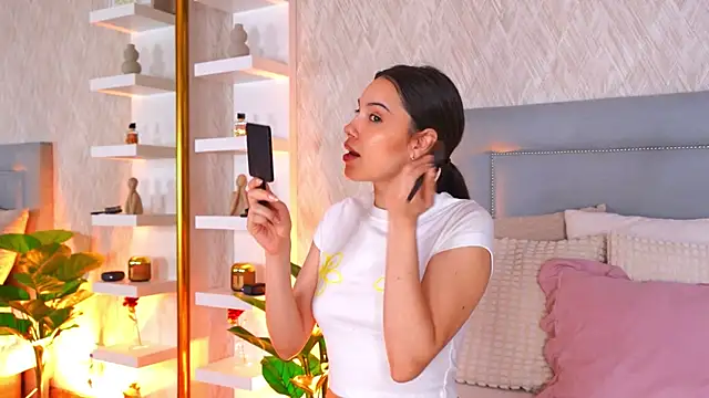 Sofy Bradd online show from 04/04/26, 06:53