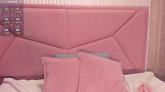 GiaBlaze  online show from 10/29/25, 03:27