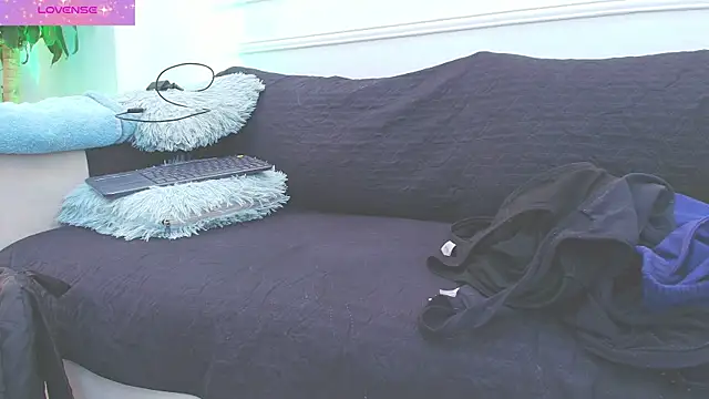 Daisy Price online show from 11/25/25, 11:10