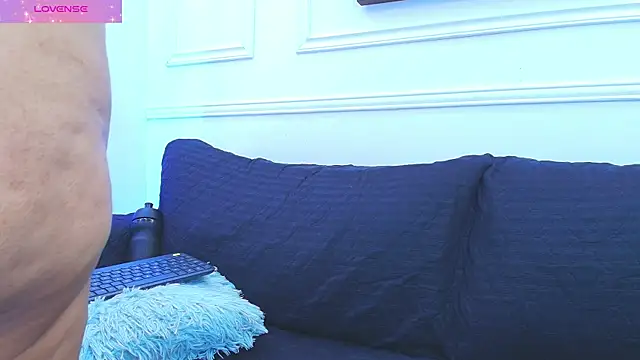 Daisy Price online show from 11/26/25, 11:21