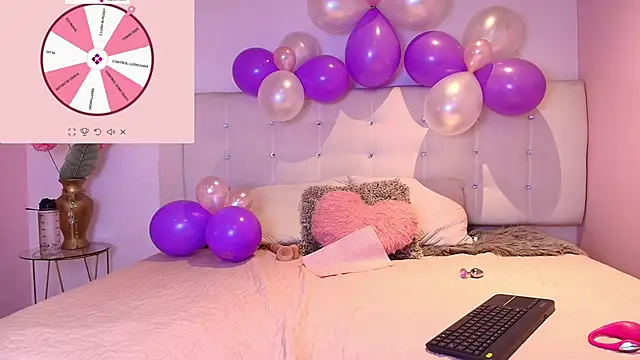 lilyth bloom online show from 11/07/25, 12:53