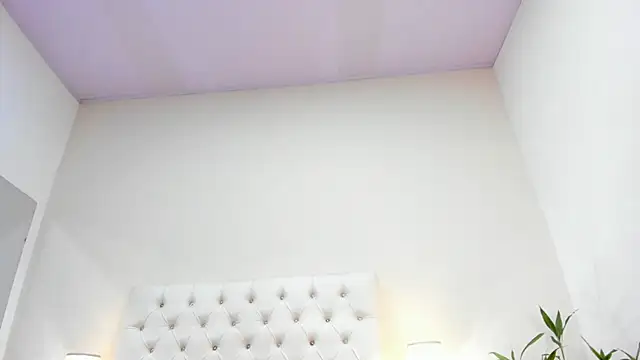 Snapshot of Perla_Giraldo chatting on 09/17/25, 12:07 Perla Giraldo online show from 09/17/25, 12:07