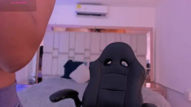 EmmaBeel online show from 11/04/25, 11:36