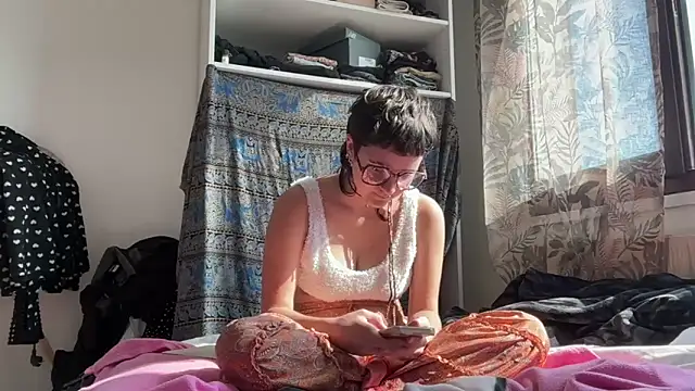 NIQUE TARAXX online show from 10/01/25, 10:09