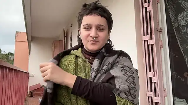 NIQUE TARAXX online show from 09/30/25, 11:16