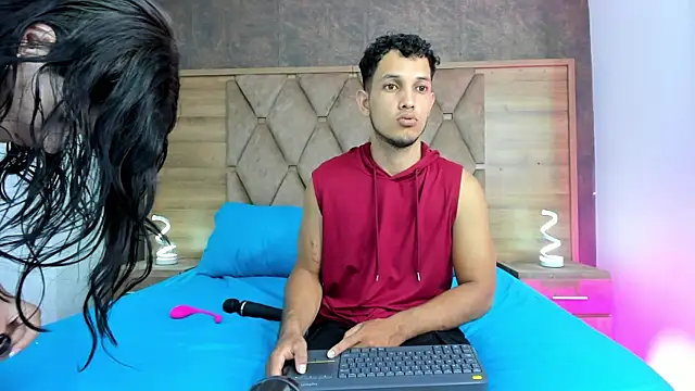 EimyAndMaxi online show from 04/22/26, 08:15