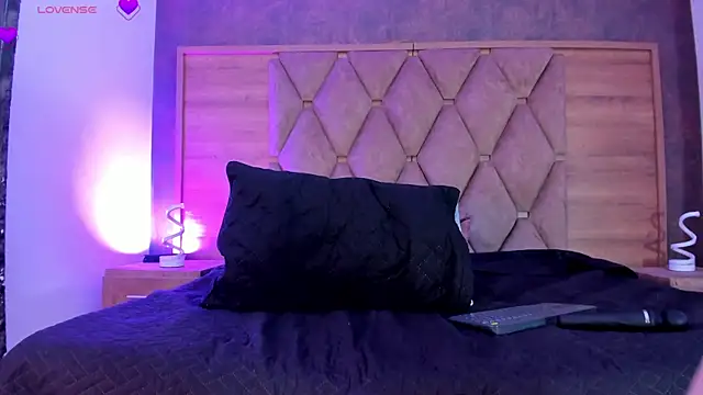 EimyAndMaxi online show from 02/17/26, 11:35