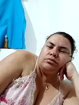 yaneth  online show from 10/28/25, 11:03