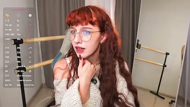 LeelooYolo online show from 11/23/25, 03:33