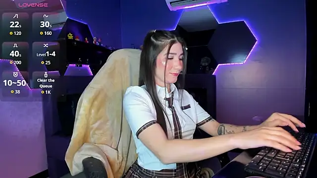 Bambi cutee online show from 04/12/26, 11:35