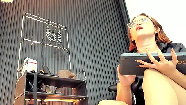 MissKathyfox online show from 11/10/25, 07:52