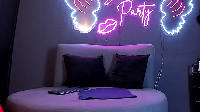 MissKathyfox online show from 10/16/25, 12:02