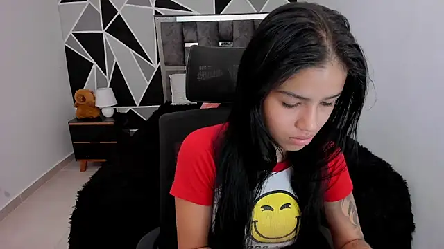 valeria-duarte online show from 03/06/26, 12:33