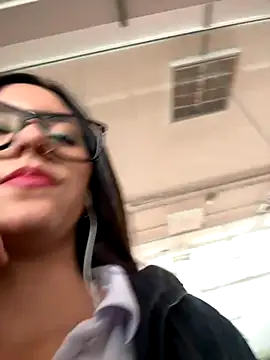 Katie rawwww online show from 10/22/25, 03:11