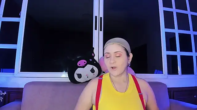 Snapshot of harimoon1 chatting on 12/21/25, 03:19 harimoon1 online show from 12/21/25, 03:19