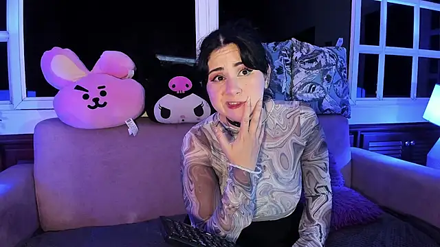 Snapshot of harimoon1 chatting on 10/17/25, 03:21 harimoon1 online show from 10/17/25, 03:21