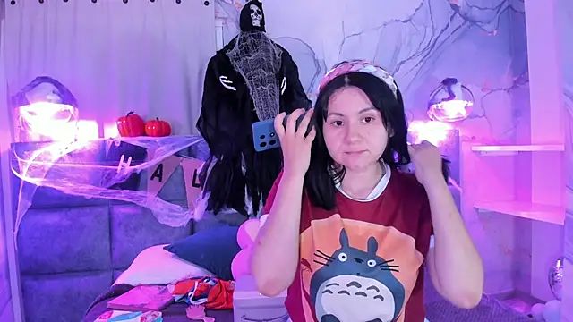 Snapshot of harimoon1 chatting on 10/08/25, 12:56 harimoon1 online show from 10/08/25, 12:56