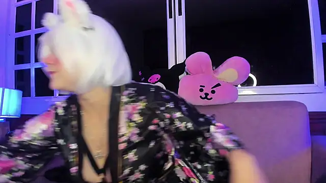 Snapshot of harimoon1 chatting on 12/18/25, 03:11 harimoon1 online show from 12/18/25, 03:11