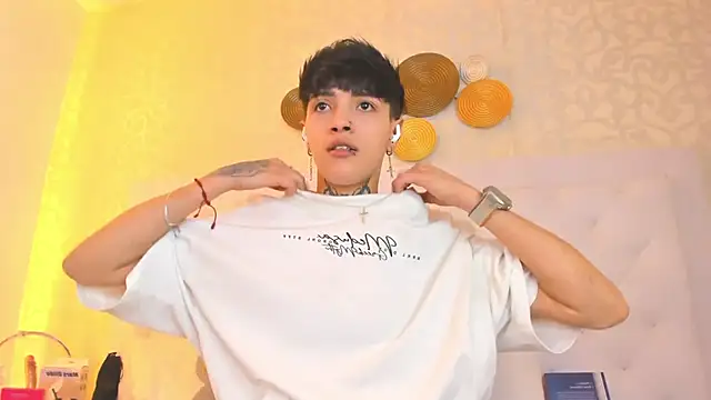 Snapshot of b3k_afrodict chatting on 02/14/26, 03:40 b3k afrodict online show from 02/14/26, 03:40