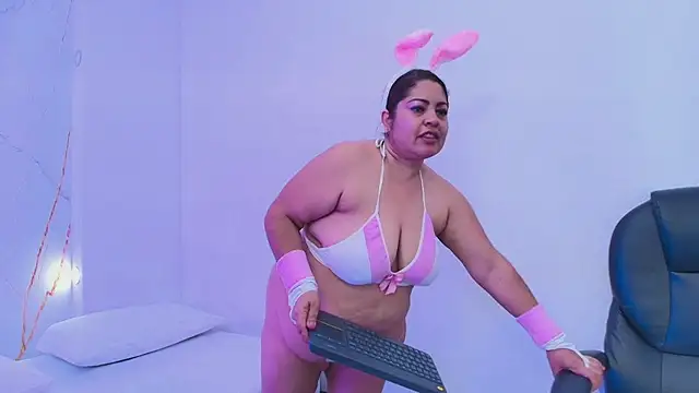 Karla hilton1 online show from 10/31/25, 02:02