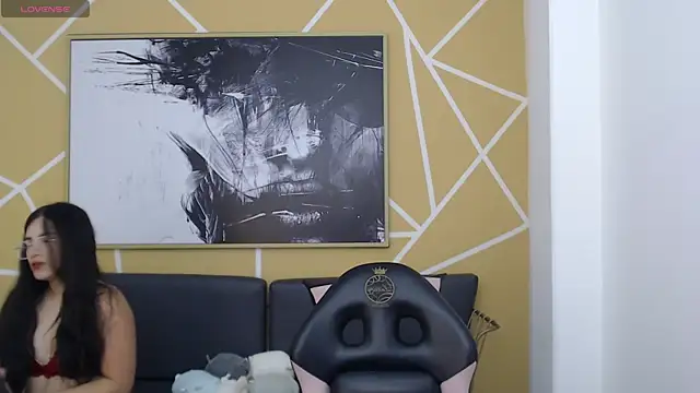 olivia russo  online show from 09/24/25, 08:04