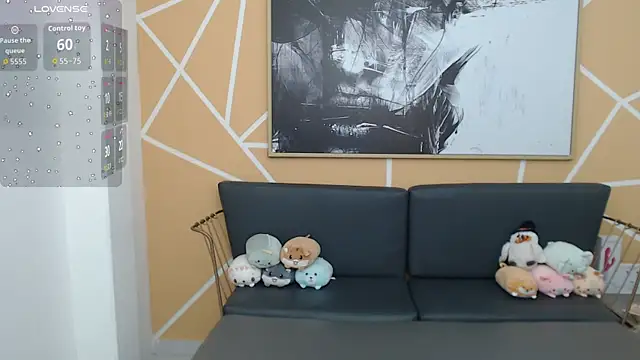 olivia russo  online show from 10/26/25, 01:11