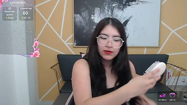 olivia russo  online show from 11/06/25, 08:13