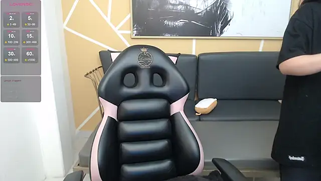 olivia russo  online show from 11/19/25, 08:09