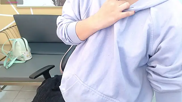 olivia russo  online show from 02/05/26, 08:04