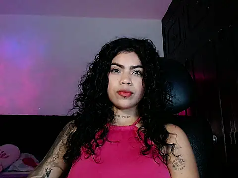 Snapshot of violetwitch05 chatting on 09/13/25, 04:23 violetwitch05 online show from 09/13/25, 04:23