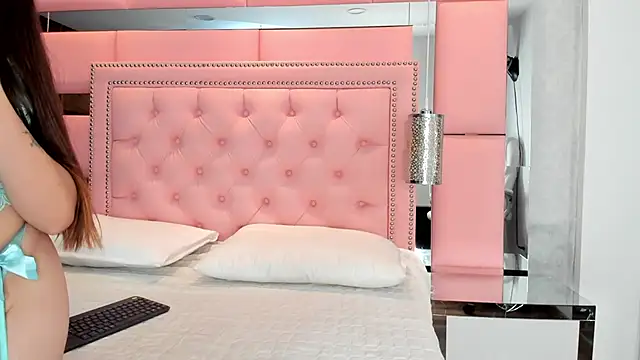 LiliCarterm online show from 01/08/26, 08:04