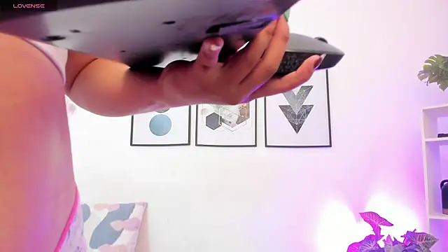 yunna7 online show from 10/02/25, 11:35