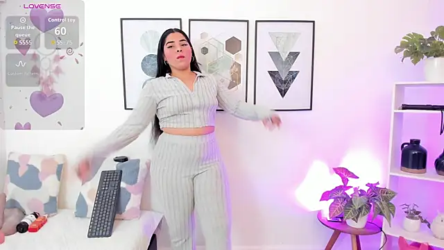 yunna7 online show from 10/12/25, 11:33