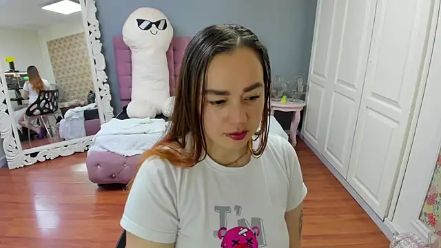 Tammy parker  online show from 09/25/25, 04:40