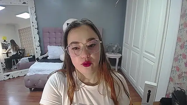 Tammy parker  online show from 09/09/25, 04:33