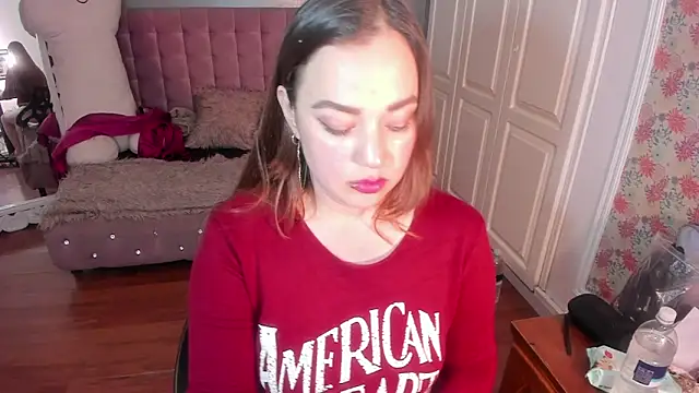 Tammy parker  online show from 11/26/25, 04:12