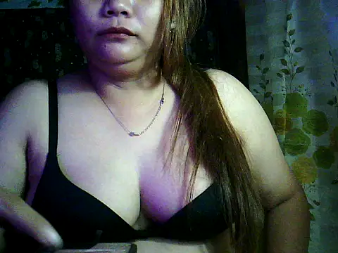 yuana25 online show from 10/04/25, 07:54