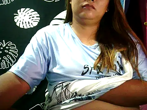 Snapshot of yuana25 chatting on 06/19/26, 11:38 yuana25 online show from 06/19/26, 11:38